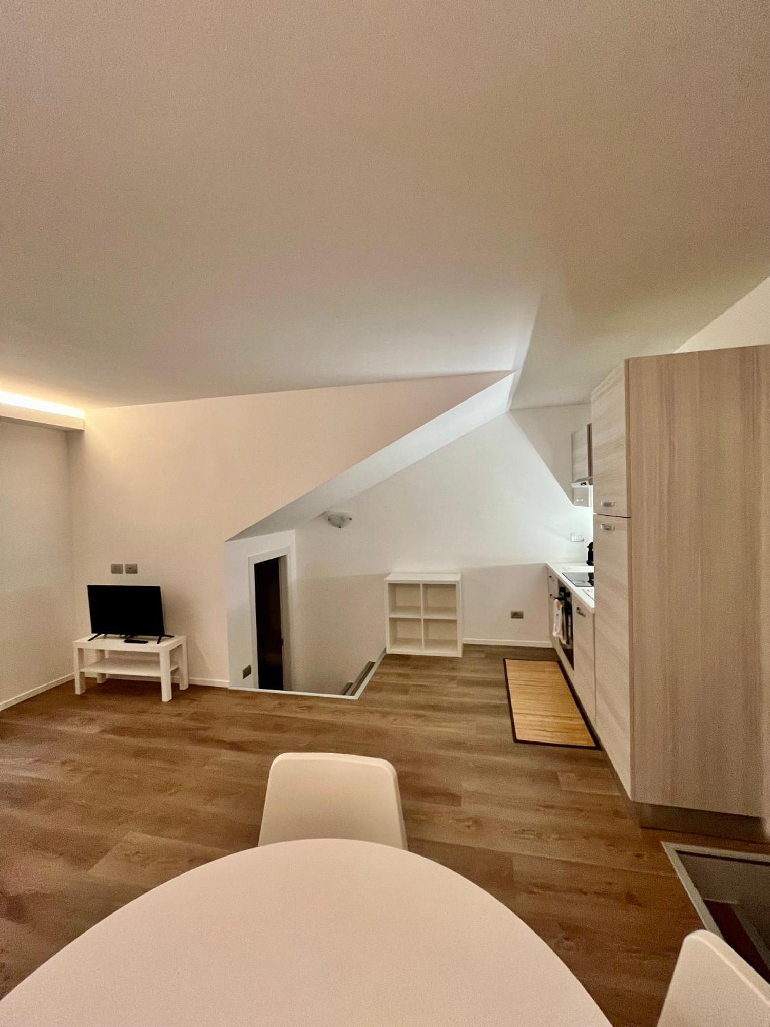 Central Side Apartment Milano Eksteriør bilde