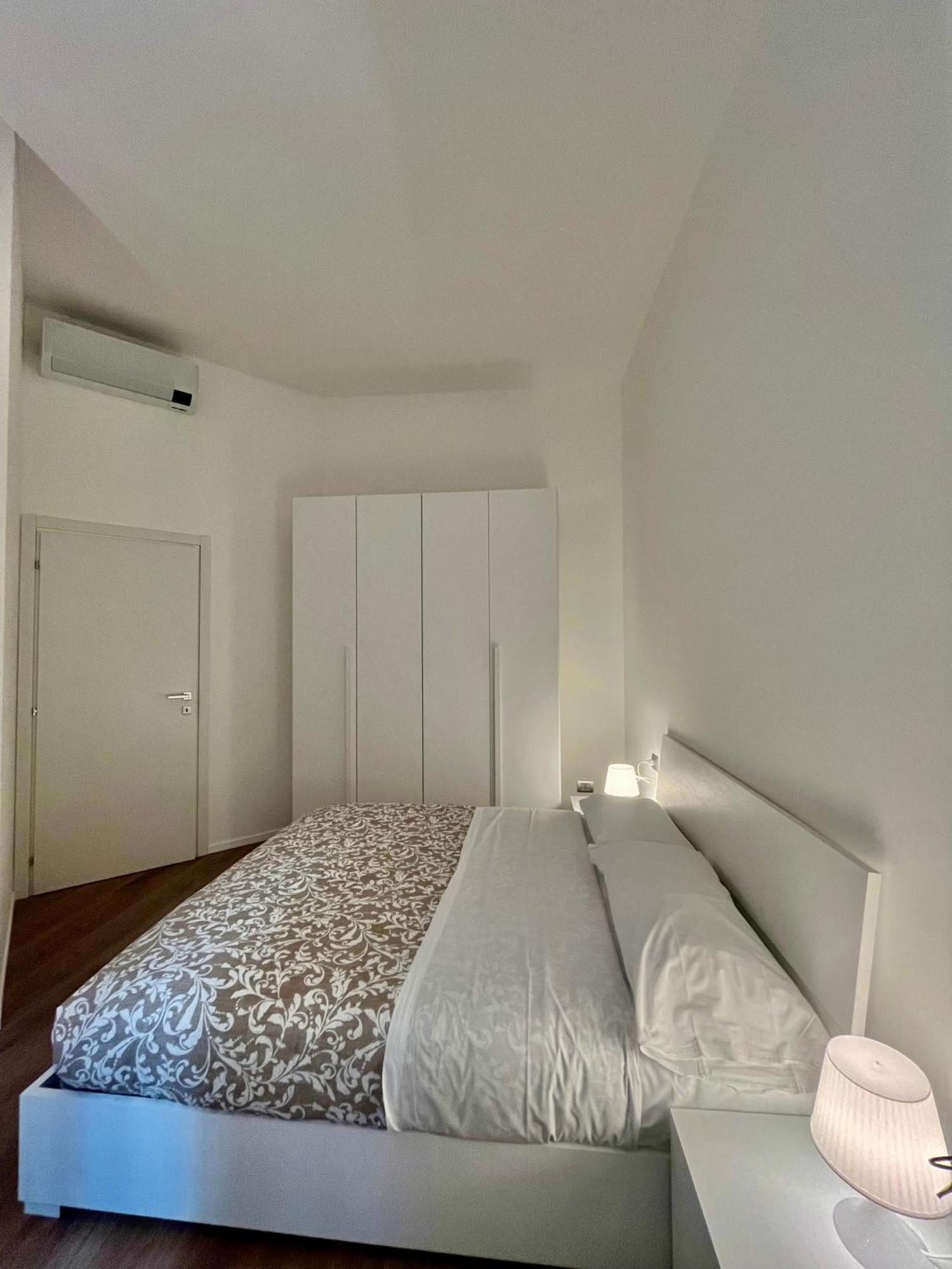Central Side Apartment Milano Eksteriør bilde